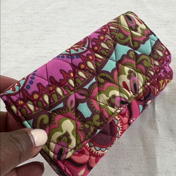 VERA BRADLEY "Resort Medallion" Factory(iPhone 6) Smartphone - Picture 2 of 4